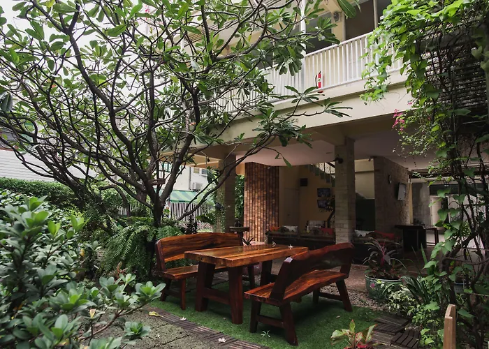 Issara By D Hostel กรุงเทพมหานคร